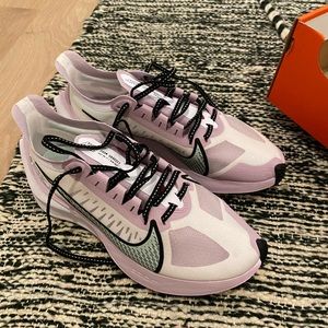 Brand New Women’s Nike Zoom Gravity Size 6.5